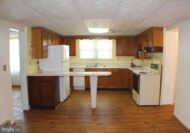 307 N Elm St, Moorefield, WV 26836 - photo 6