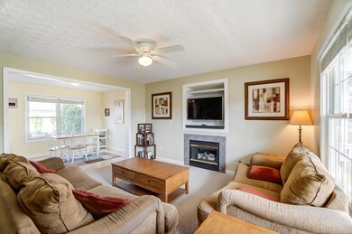 2993 Seeger St - Living Room