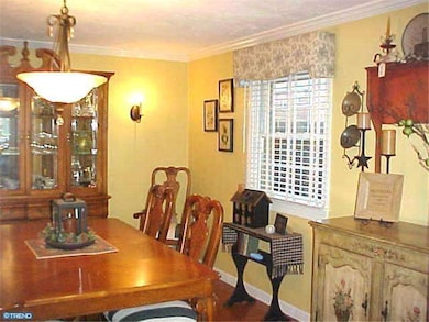 407 W Grays Ave, Glenolden, PA 19036 - photo 6