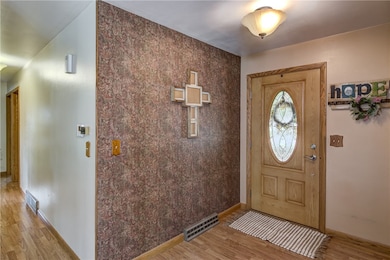 2851 12th St, Eau Claire, WI 54703 - photo 2