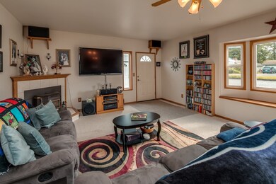 907 Nooksack Ave, Nooksack, WA 98247 - photo 3