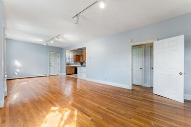 42 Woodlawn St unit 5, Jamaica Plain, MA 02130 - photo 2