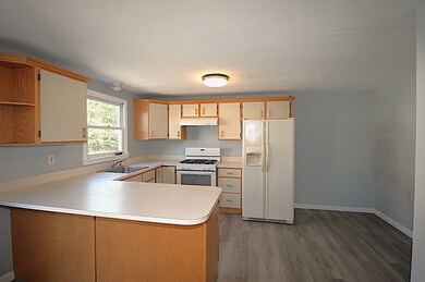43 Albury Stone Cir unit U197, Nashua, NH 03063 - photo 3