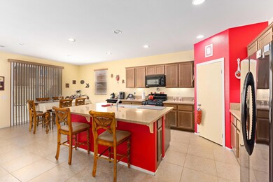 2213 Avenida Del Mar Lancaster -12