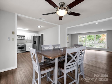 35 Fieldcrest Cir, Asheville, NC 28806 - photo 4