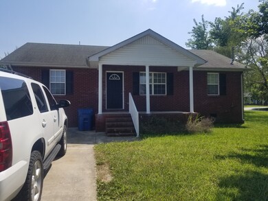 423 Brook Hollow Cir, Manchester, TN 37355 - photo 2