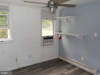 16 Oak St unit R, Salem, NJ 08079 - photo 5