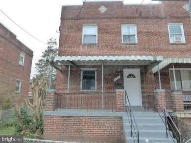 412 Division Ave NE, Washington, DC 20019 - photo 2