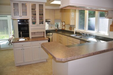 66 Old Fort Ln, Dunbarton, NH 03046 - photo 4