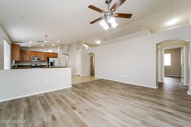 004-photo-dining-room-11209146