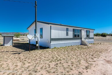 25139 N Patricia Rd, Paulden, AZ 86334 - photo 2