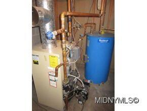 Oil boiler w/domestic hot wate