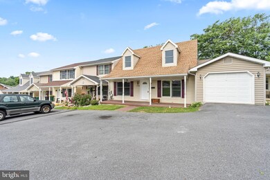 124 Frick Ave, Waynesboro, PA 17268 - photo 2