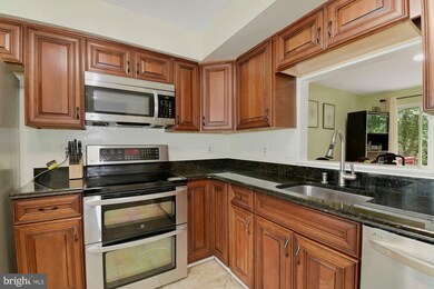 11621 Summer Oak Dr, Germantown, MD 20874 - photo 6