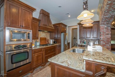 105 Fountain View 004