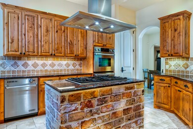 9517 Majestic Oak Cir, San Antonio, TX 78255 - photo 7