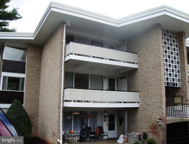 7521 Spring Lake Dr unit C1, Bethesda, MD 20817 - photo 2