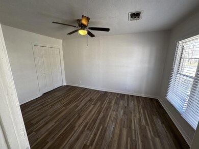 906 W Coffin St, Denison, TX 75020 - photo 3