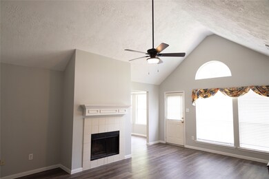 935 Westglen Dr, Alvin, TX 77511 - photo 6