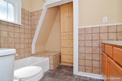 736 Dorroll St NE, Grand Rapids, MI 49505 - photo 4