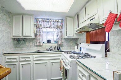 10461 Chinaberry Dr, El Paso, TX 79925 - photo 3