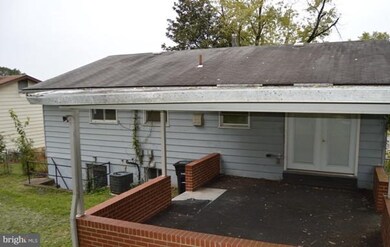 211 W Mill Ave, Capitol Heights, MD 20743 - photo 2