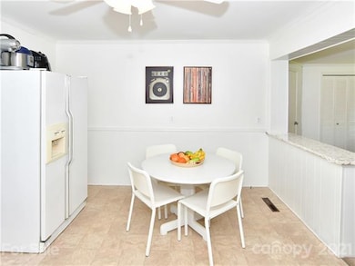 681 N Bost St, Statesville, NC 28677 - photo 7