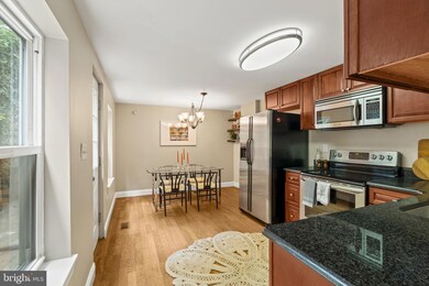 1012 N Leithgow St, Philadelphia, PA 19123 - photo 4