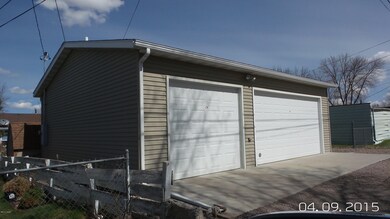 3 car heated garage