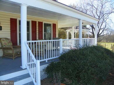 20300 Mallet Hill Ct, Germantown, MD 20876 - photo 2