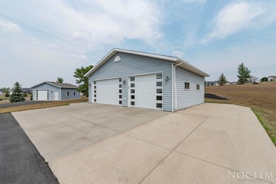 7601 Keystone Dr-31