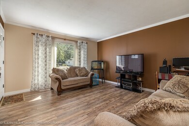 60 Sparrow Rd, Carpentersville, IL 60110 - photo 4