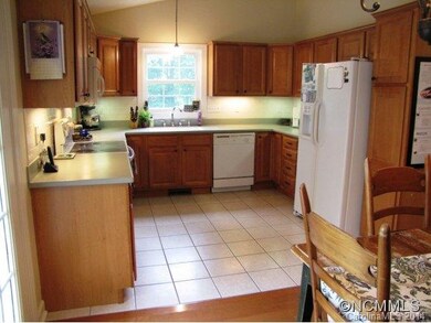 55 Greg Ct, Hendersonville, NC 28792 - photo 7