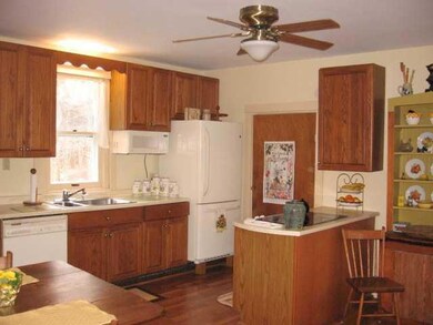 Kitchen. with all appliances, and...