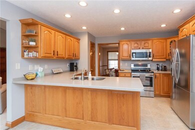 5293 Oakbrook Dr, Plainfield, IN 46168 - photo 4