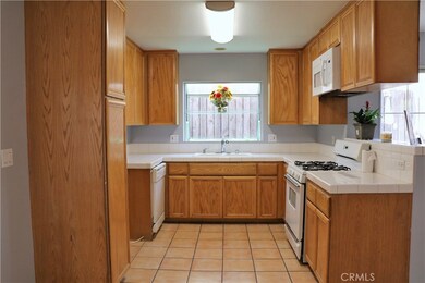 13775 Glenoaks Blvd unit 18, Sylmar, CA 91342 - photo 4