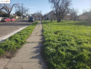 2387 E Lafayette St, Stockton, CA 95205 - photo 3