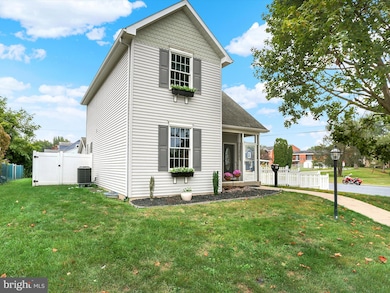 539 Linden St, Middletown, PA 17057 - photo 2