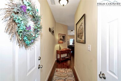 150 Prudden Ln unit 304, Blowing Rock, NC 28605 - photo 4
