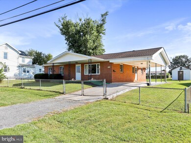 205 S George St, Ranson, WV 25438 - photo 2