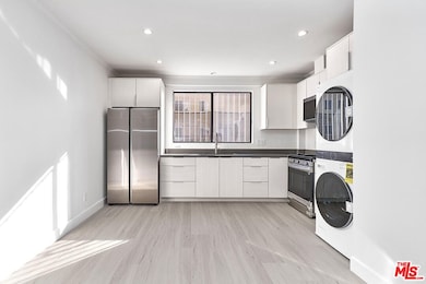 536 N Oxford Ave unit 536, Los Angeles, CA 90004 - photo 5