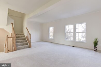13595 Bathgate Dr, Herndon, VA 20171 - photo 5