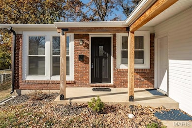 1304 Kew Gardens Dr, Florissant, MO 63031 - photo 3