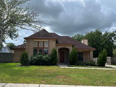 428 Old Course Dr, Friendswood, TX 77546 - photo 2