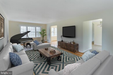 4638 Tara Dr, Fairfax, VA 22032 - photo 2