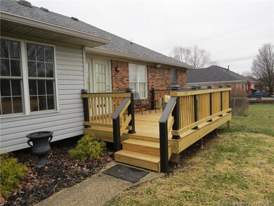 4000 Weber Ln, Floyds Knobs, IN 47119 - photo 2