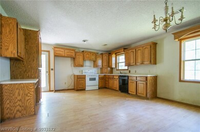 508 SW 8th St, Muldrow, OK 74948 - photo 5