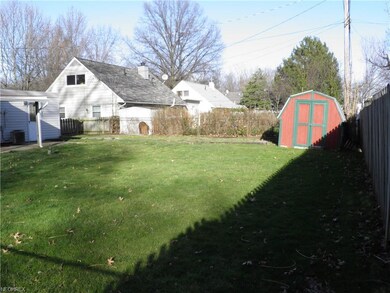 4900 Elmwood Dr, Sheffield Lake, OH 44054 - photo 5