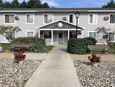 728 W Spruce St, Harrison, MI 48625 - photo 2