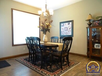 4437 SW Brandywine Ln, Topeka, KS 66610 - photo 6